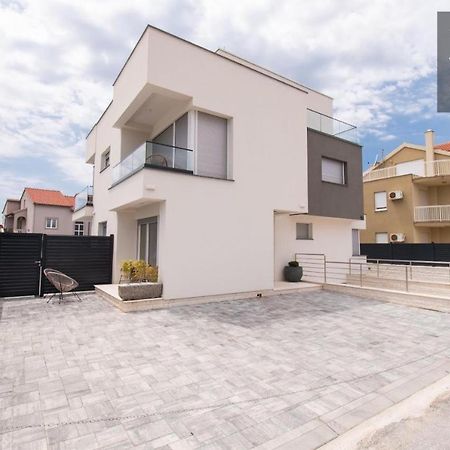 Villa Ljubas 스리마 외부 사진